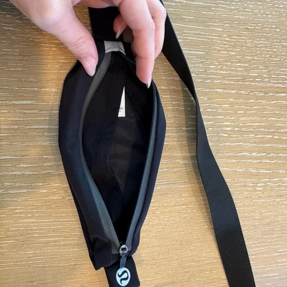Lululemon Running Belt S/M - Picture 4 of 6